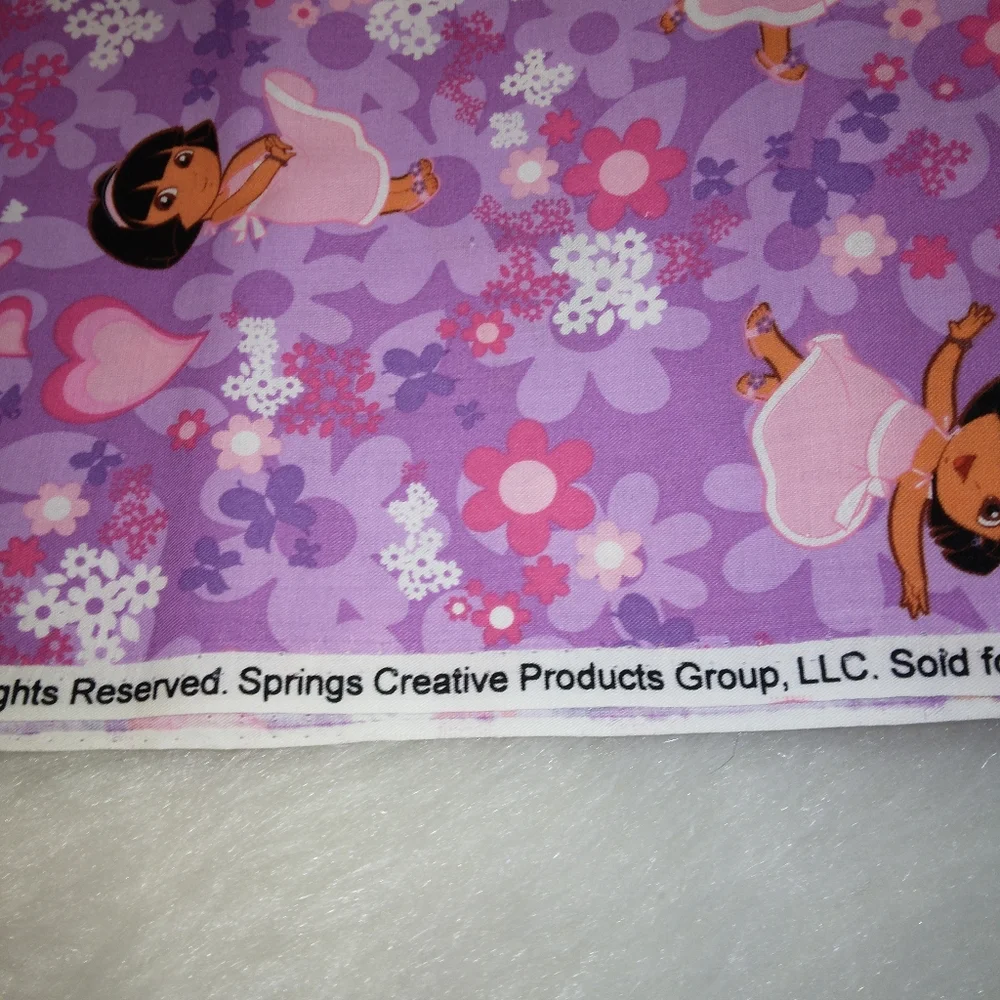 FABRIC Dora The Explorer, Dora Hearts and Flowers CP33342 licensed 2009